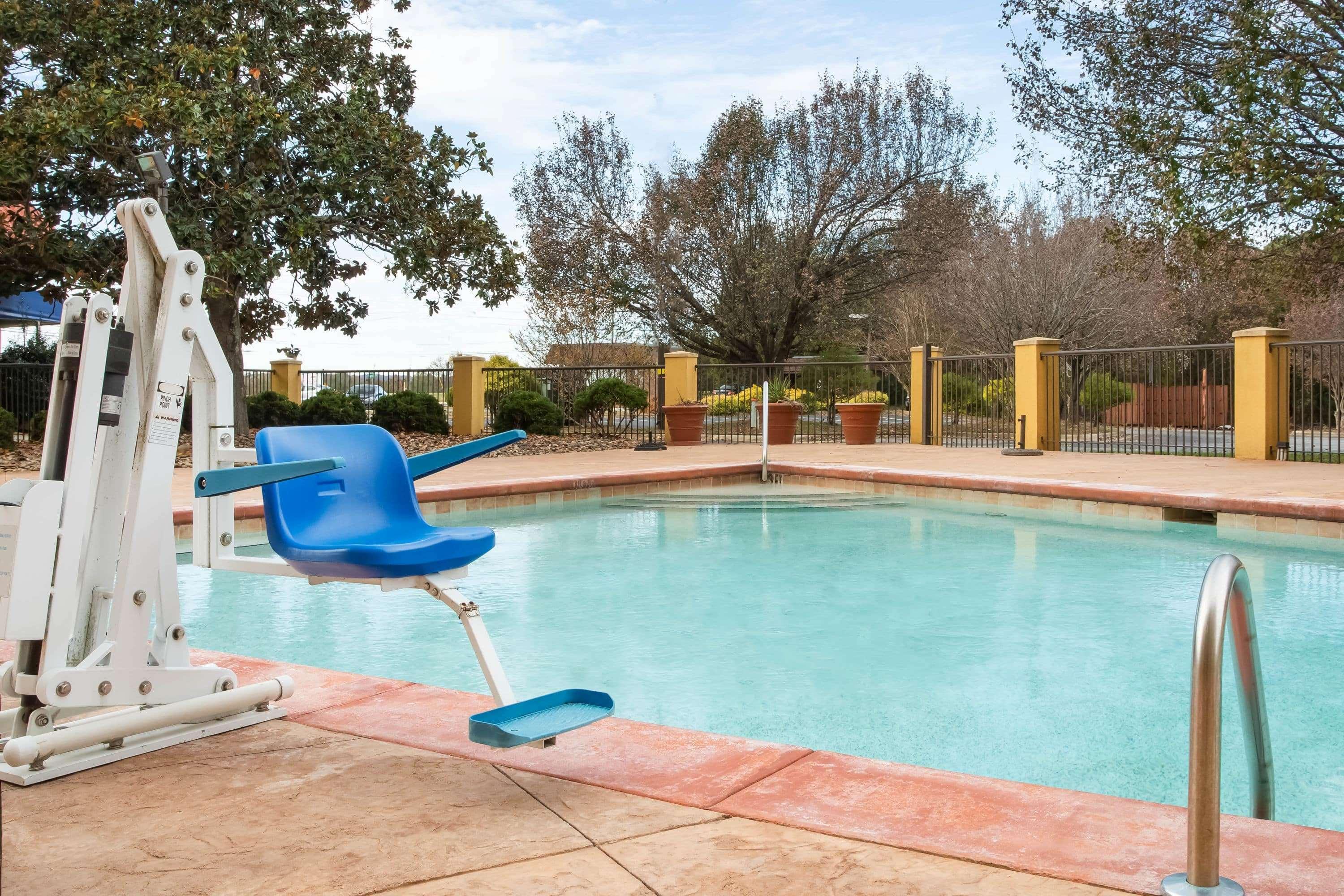 Mainstay Suites Conover-Hickory Экстерьер фото