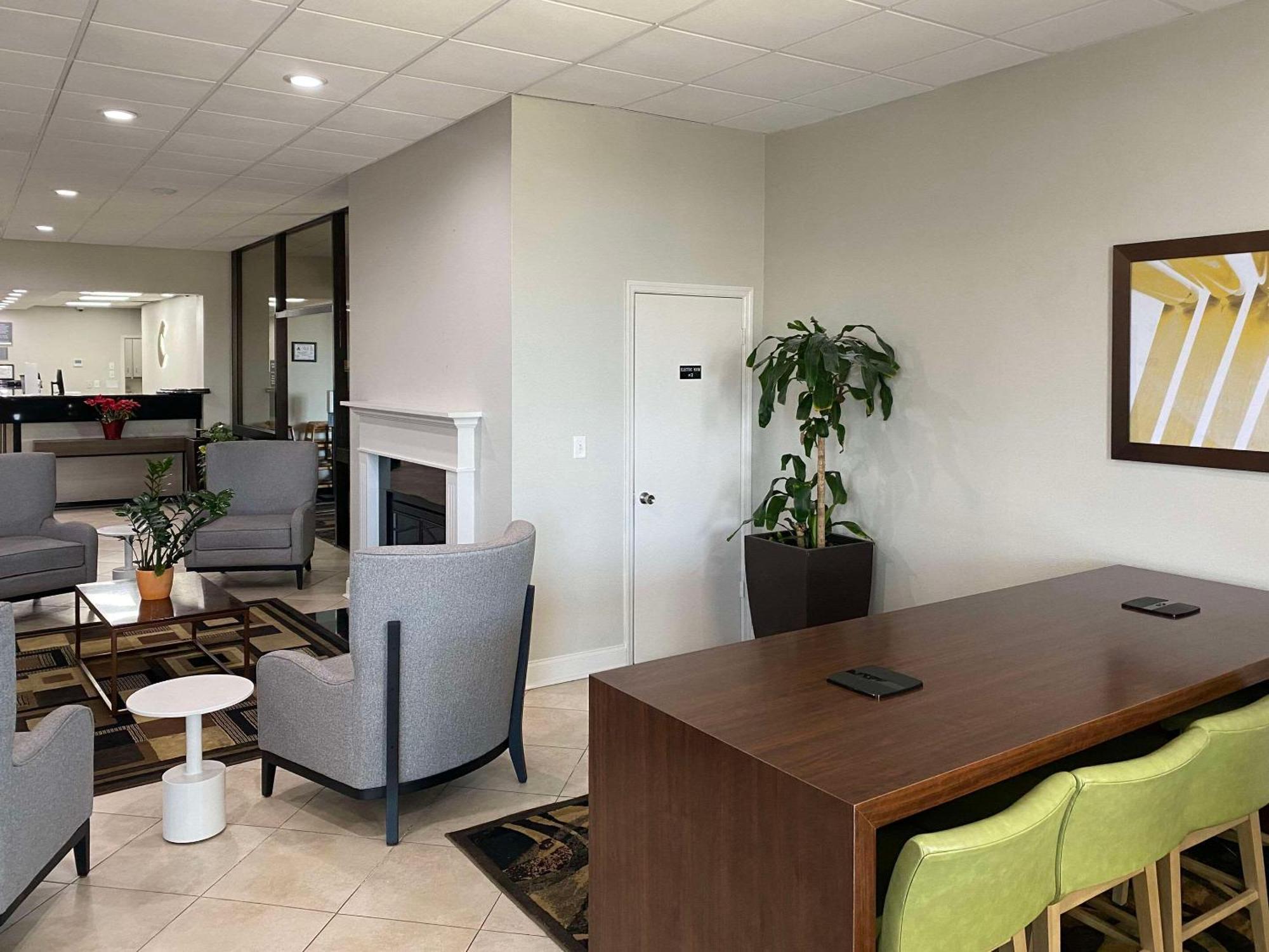 Mainstay Suites Conover-Hickory Экстерьер фото